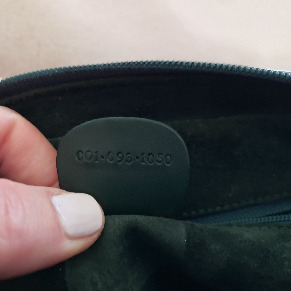 Auth Leather Gucci Handbag - Picture 3 of 7